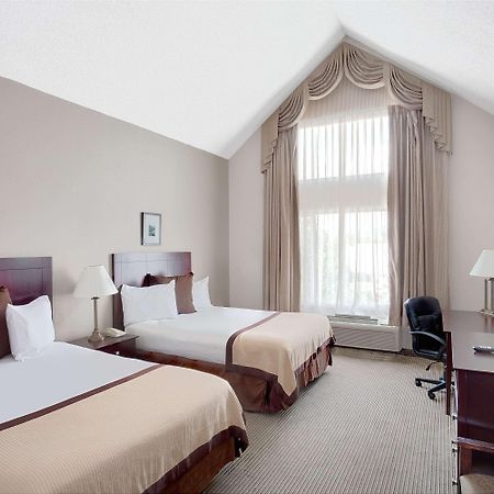 Hotel Baymont By Wyndham Reno Esterno foto