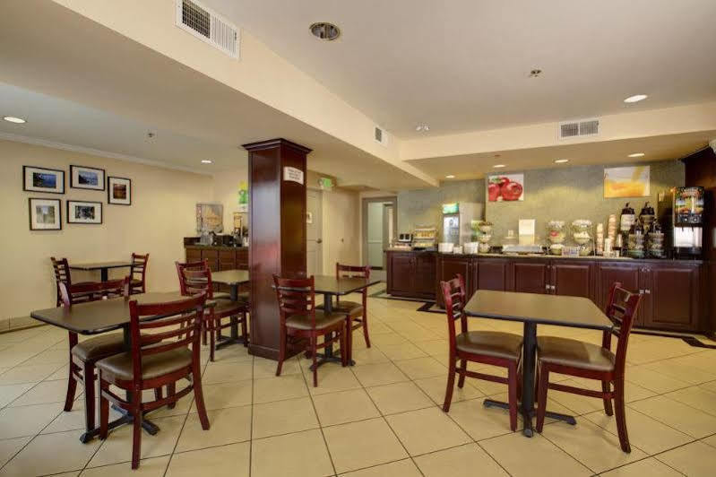 Hotel Baymont By Wyndham Reno Esterno foto